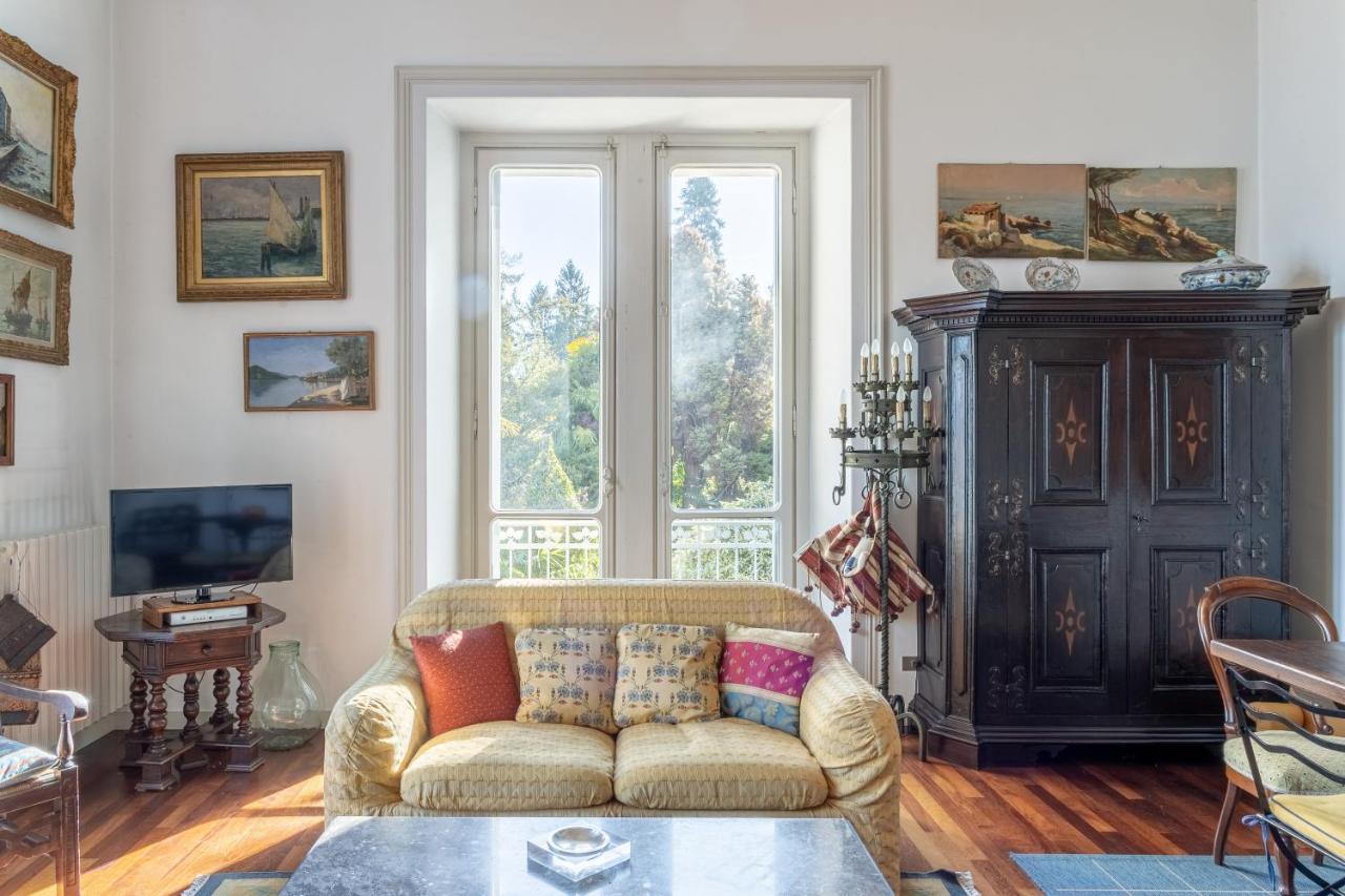 Villa Niobe - Exclusive Lakefront Apartment With Private Beach Stresa Exterior photo