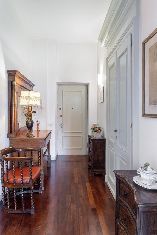 Villa Niobe - Exclusive Lakefront Apartment With Private Beach Stresa Exterior photo